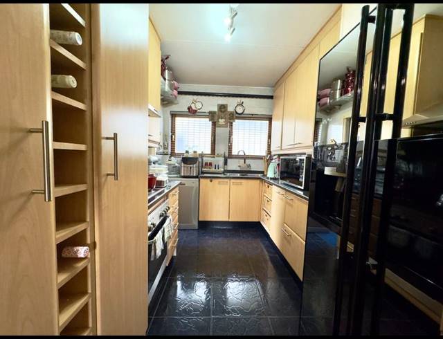 2 BEDROOM DUPLEX FOR SALE IN LYNDHURST